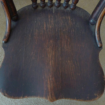 Solid Oak, saddle seat, spindle back chairs (Pic set 2) - Furniture