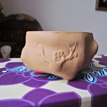 Small Unknown Asian Pottery Piece (similar to another piece posted here) - Art Pottery