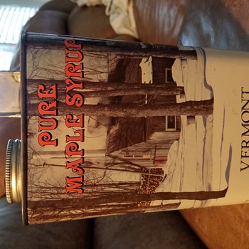 Salem's Farm Vermont pure Maple Syrup tin container - Kitchen
