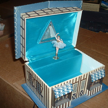 Vintage Music box/Jewelry box with Ballerina, Fudge Kitchen cottage that plays "Fascination" - Fine Jewelry