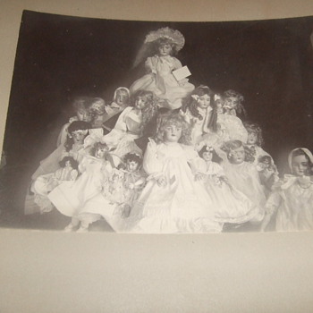 Photograph of large collection of dolls 