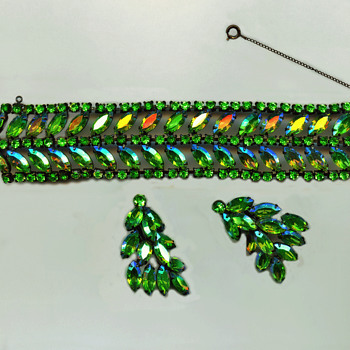 La Roco Earrings and Bracelet Set, Finest Marquise Green Stones With Aurora Borealis Coating - Art Deco