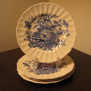 ROYAL  DOULTON - ENGLAND  - China and Dinnerware