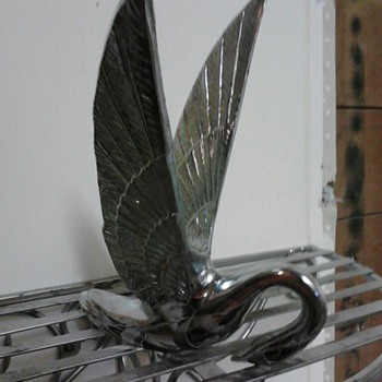 unknown hood ornament