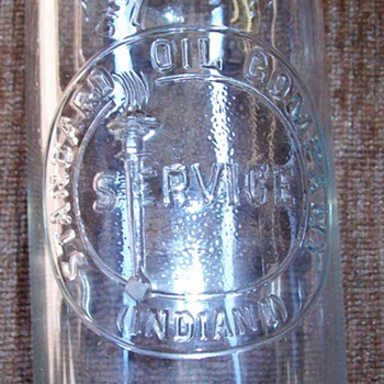 Standard Oil of Indiana oil bottle - Petroliana