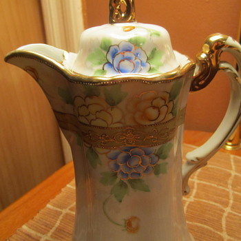 Nippon Chocolate Pot ...Gilted Gold Moriage. Hand Painted Floral. Stunning 9"