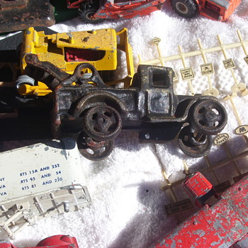 Cast Iron Wrecker & Lionel/Hubley from my own barn loft - Model Trains