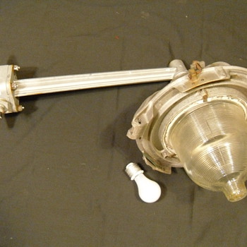 Industrial Holophane Substation Light - Lamps