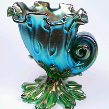 Stunning Loetz Seashell Vase "Neptun" decor ca. 1902 - Art Glass