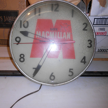 Vintage Macmillan Ring Free Oil Clock