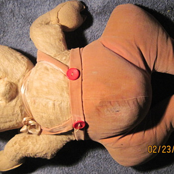 Can anyone identify this pig?  Three Pigs 1933 era?    Maker?   thank you.