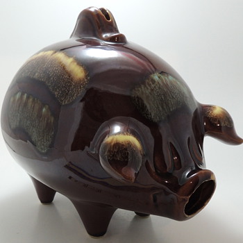 Hull U.S.A. POTTERIES 197 - Piggy Bank - Art Pottery