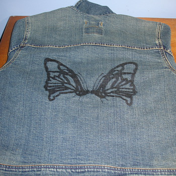 LEVIS WOMENS JACKET WITH DESIGN ON BACK - Womens Clothing