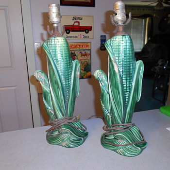 Old Lamps that my aunt had when I was a kid about 40 years ago..Has anyone seen these ..would like to know more about them? - Lamps