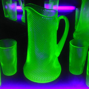Green Uranium Corded Optic Pitcher & Tumblers - Glassware