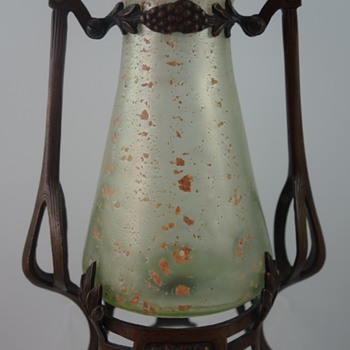 Loetz Cephalonia vase, PN unknown, metal mounted, ca. 1904 - Art Glass