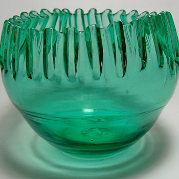 Ribbon Edge Glass Bowl - Art Glass