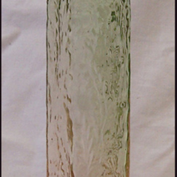 Kralik?? square vases