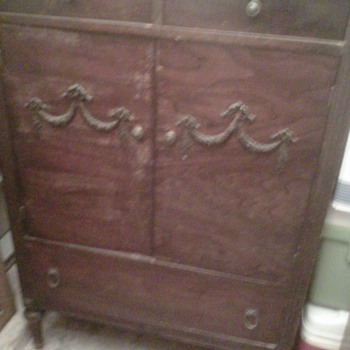 Inherited bureau/dresser