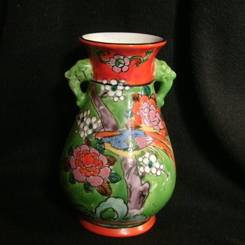 The Takito company Moriage Vase (Nippon)