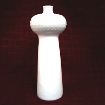 Meissen Art Deco / Modern "Weifs" Vase Circa 1920's /Thrift Store Again !