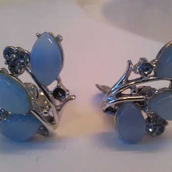 JayCraft Clip-On Earrings - Costume Jewelry