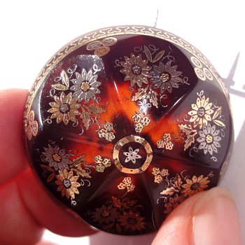 Elaborated domed tortoise brooch and photo locket  - Fine Jewelry