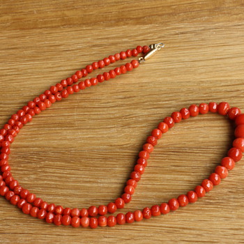 Red coral necklace