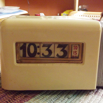 Pennwood "Moderne" Numechron, 1940 Model AC-48 - Art Deco