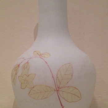 Enamelled white satin glass vase with campanula - Art Glass