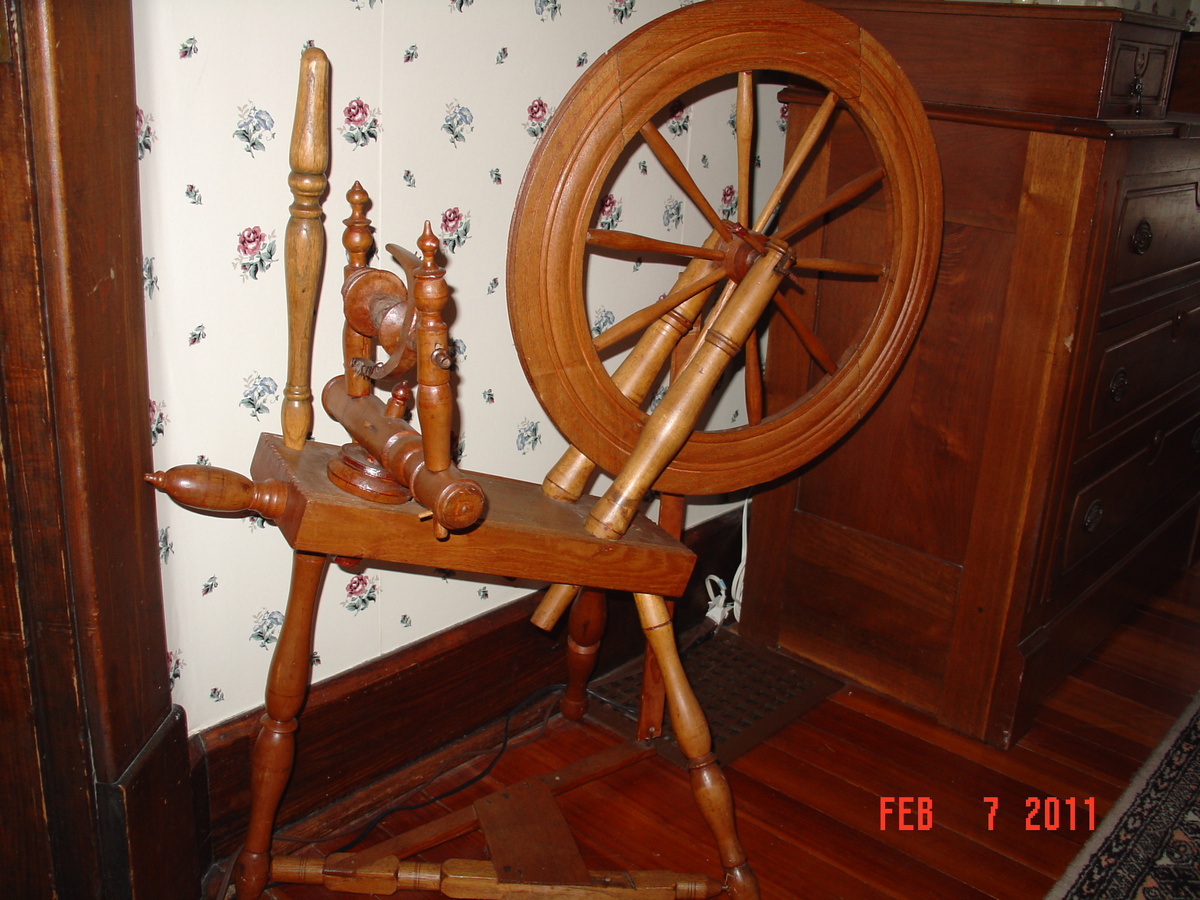 A True Antique...Standard Flax Spinning Wheel...1700's to 1800's