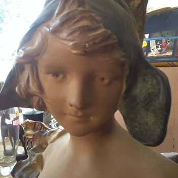 Bust of a maid ???? - Pottery