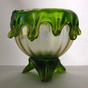 Iridescent Bowl with Teardrop Trim on Solid 3-Footed Applied Base - Art Glass