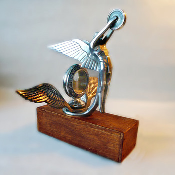 Triomphe Vintage Hood Ornament, With Wings and Motometer