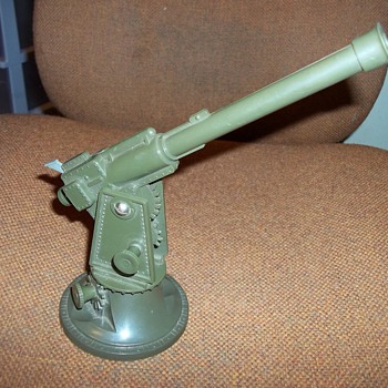 TOY ARTILLERY PIECE