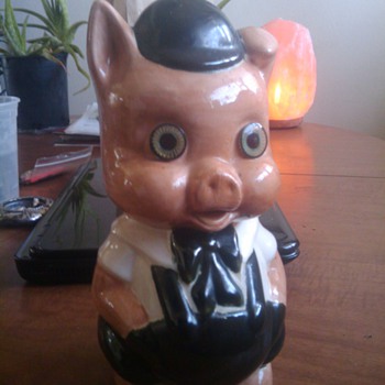 A very cool, old piggy bank with beautiful glass eyes - Coin Operated