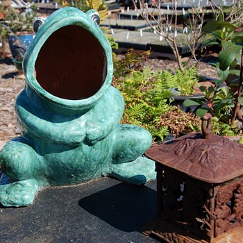 very large wide-mouthed frog - heavily glazed - Art Pottery
