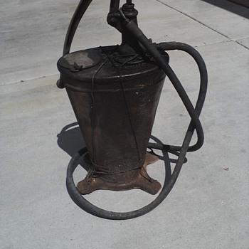 1920's Service station oil pump - Petroliana