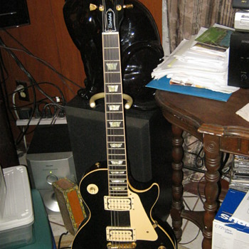 1990 Gibson Les Paul Standard with Gold works - Guitars