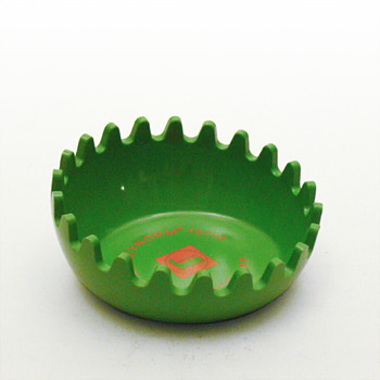 CLAM looking ashtray No. 1, ca. 1970 - Tobacciana