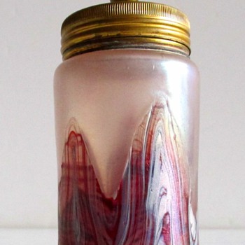 PALLME KONIG OXBLOOD FEATHERED POWDER JAR. - Art Glass