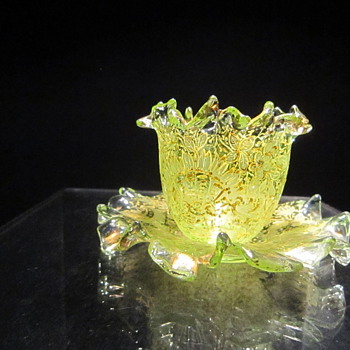 Finger Bowl (?) - Art Glass