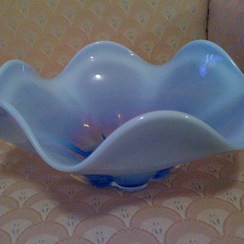 Moms favorite bowl - Art Glass