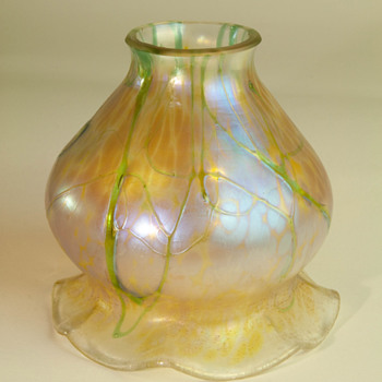 Another of my mystery shades. - Art Glass