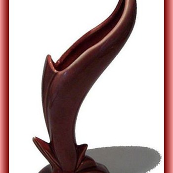 BEAUCEWARE POTTERY VASE -- Canada - Art Pottery