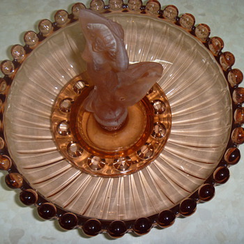 Dancing lady in pink bowl - Glassware