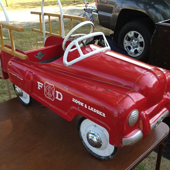 speed o matic hook & ladder peddle car