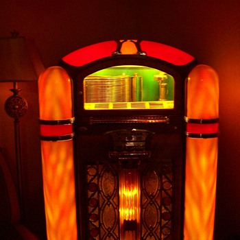 Model 800 Wurlitzer Jukebox