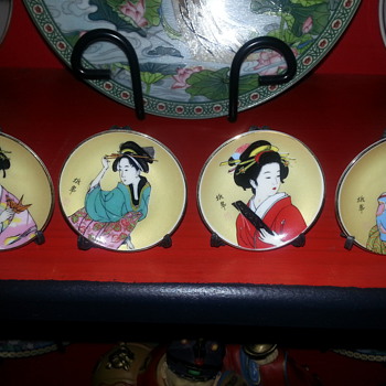 MINIATURE GEISHA GIRL PLATES 2 inches diameter - Asian
