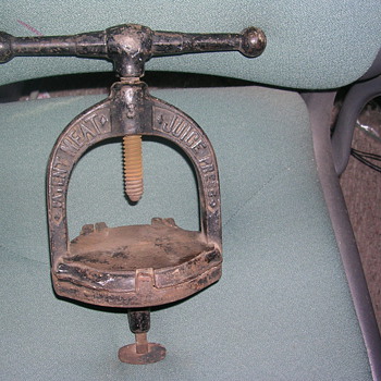 H. F. OSBORNE Juice Press belive to be 1800's - Kitchen